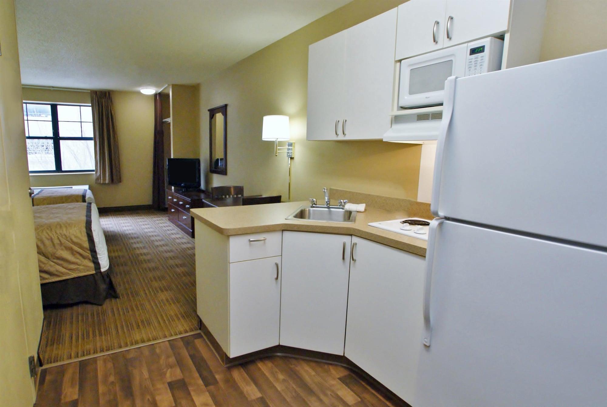 Extended Stay America Suites - Detroit - Southfield - I-696 Farmington Hills Exteriér fotografie